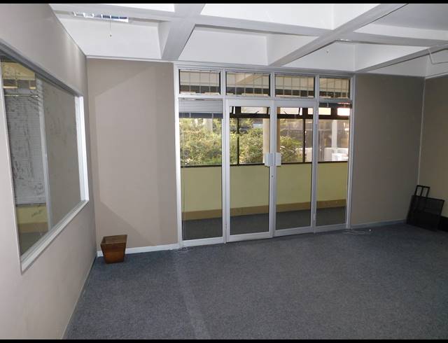 108M² OFFICE TO LET IN FERNDALE